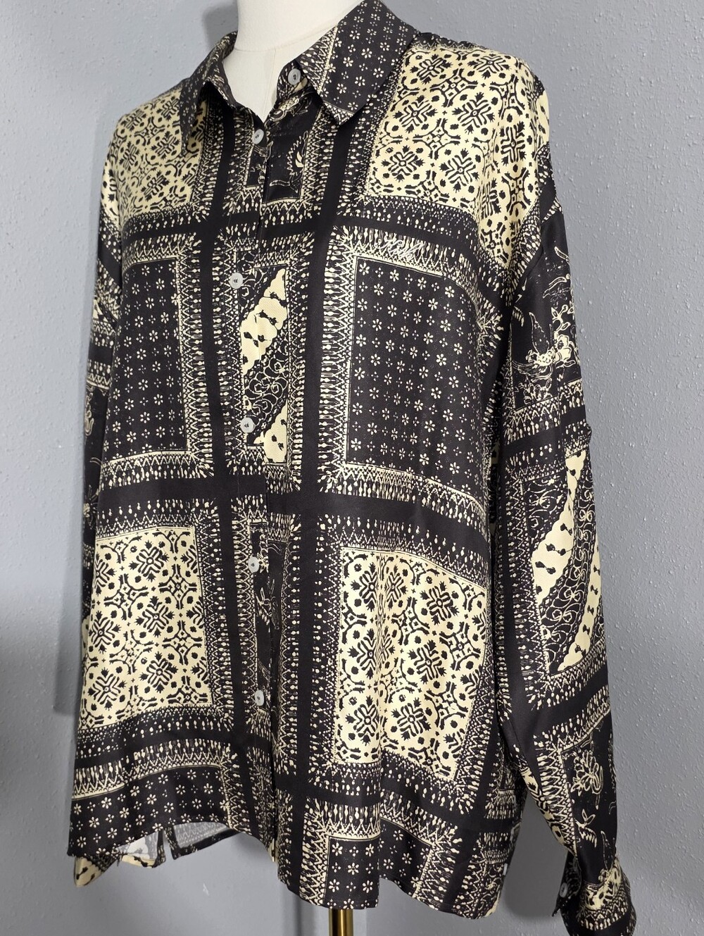 KITH Unisex 100% Silk Bandana Print Oversized Button Down Shirt L - Picture 4 of 16